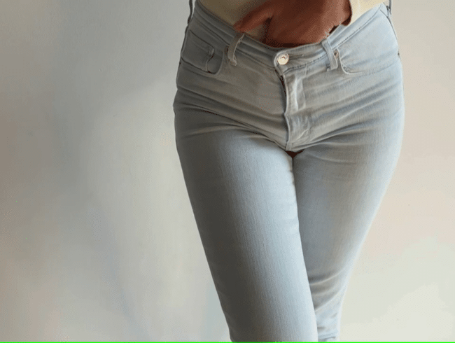 After-Work Piss - Nach der Arbeit schön in die Jeans gepisst