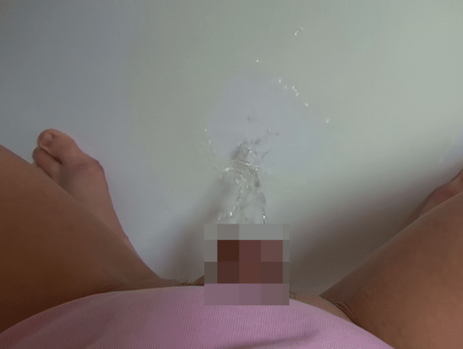 Die 'dicke Emma' - POV-Piss in die Dusche